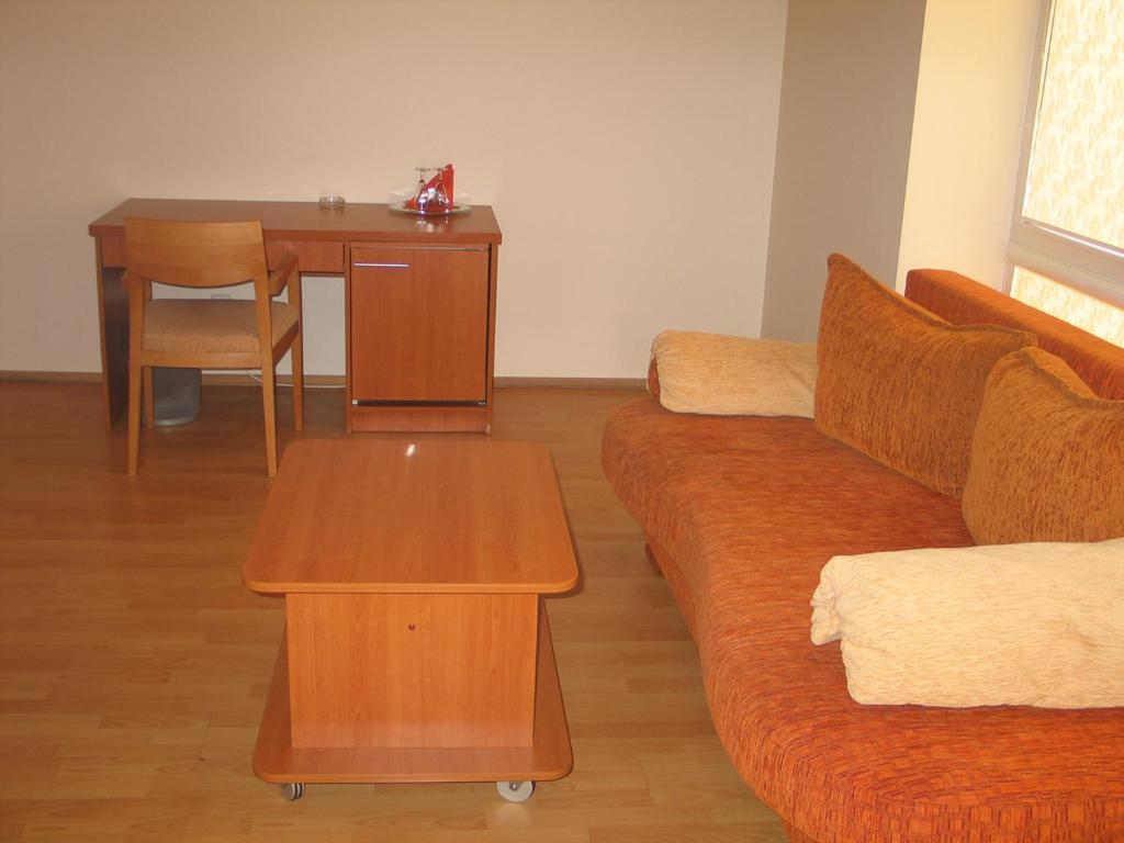 Luna Hotel Marijampolė Værelse billede
